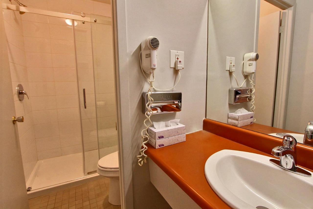 Hotel-Motel La Difference Sainte-Marie ภายนอก รูปภาพ