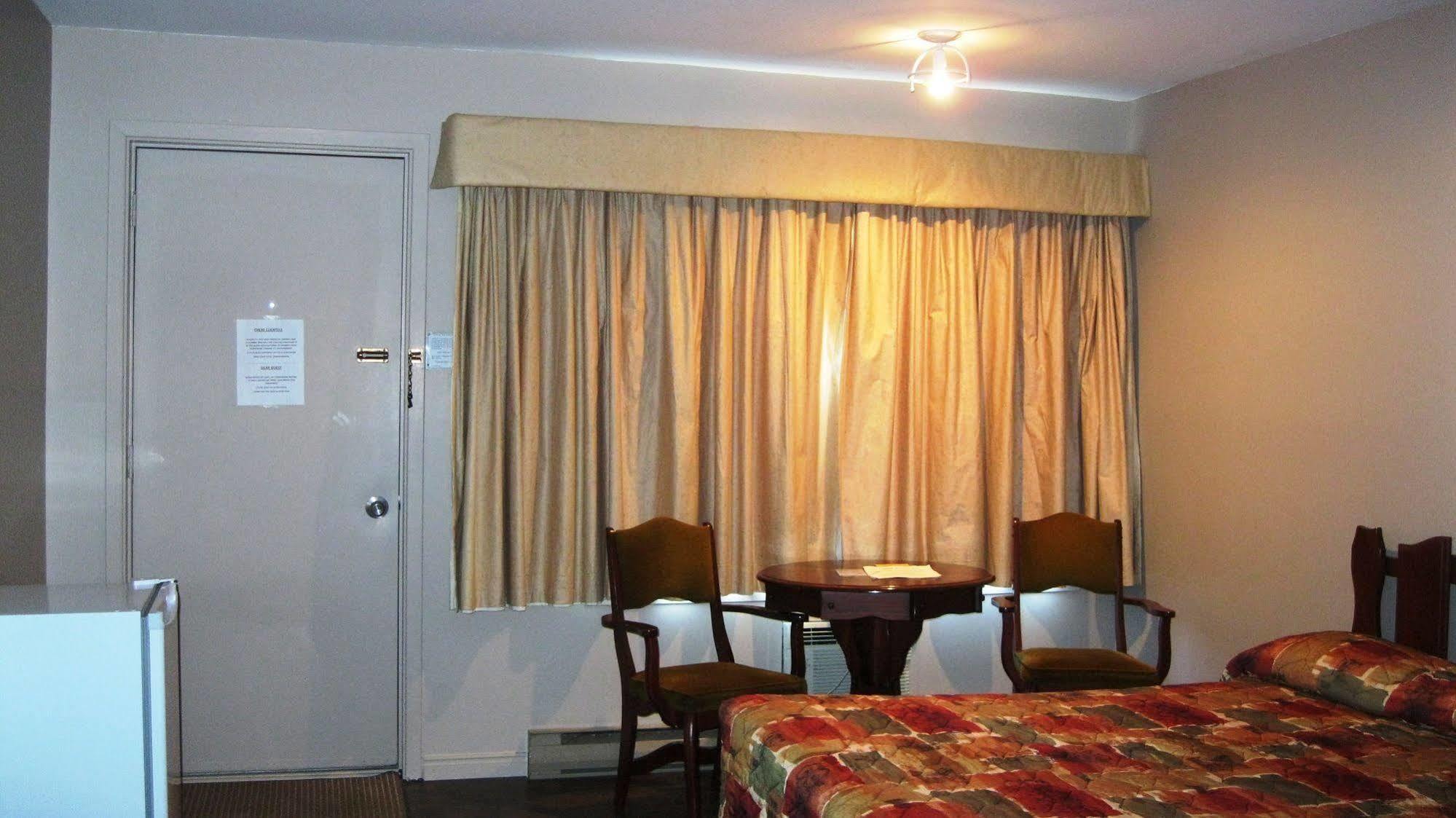 Hotel-Motel La Difference Sainte-Marie ภายนอก รูปภาพ